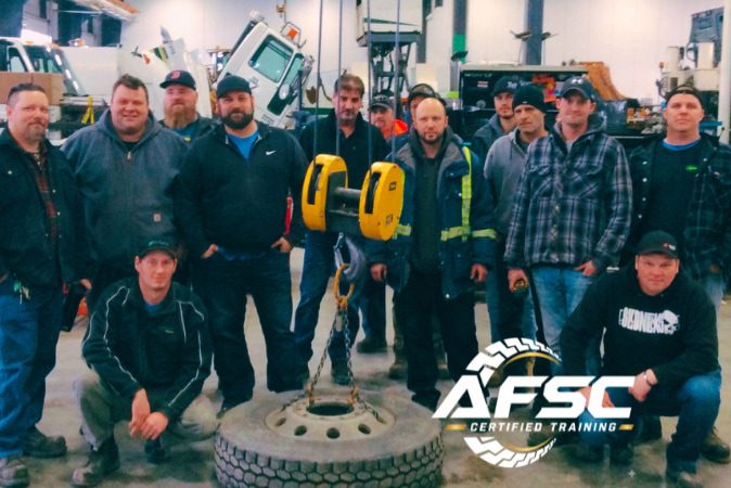 Overhead crane rigging and slinging practical training